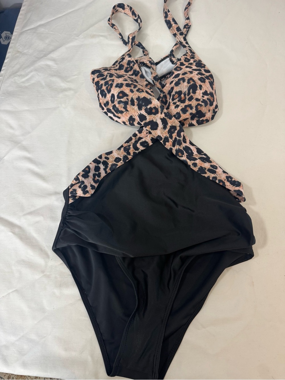 Women's Sexy Front Criss Cross Leopard Print & Black Cutout One-Piece Size M - Picture 4 of 7
